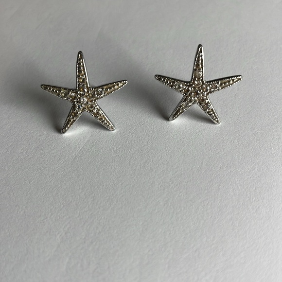 😀 Free w/ Purchase Lot of 2 pairs of stud earrings - Picture 2 of 3